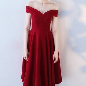 Metisu Red off-the-shoulder dress, M